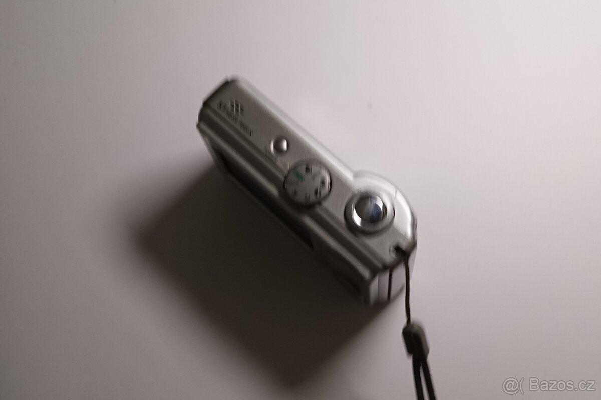 Retro fotoaparát Samsung Digimax S500 - 12