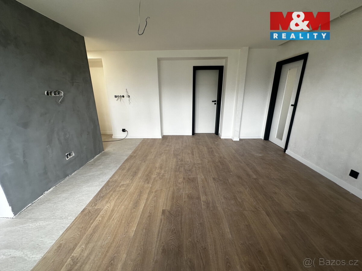 Prodej bytu 3+kk, 95 m², Dvory - 12