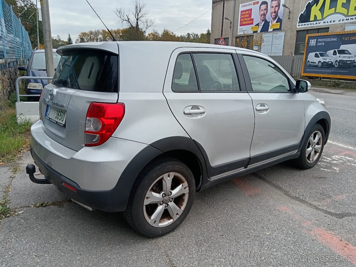 toyota urban cruiser - 12