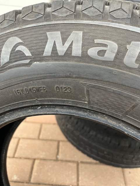 205/75R16 113/111R Continental a Matador - 12