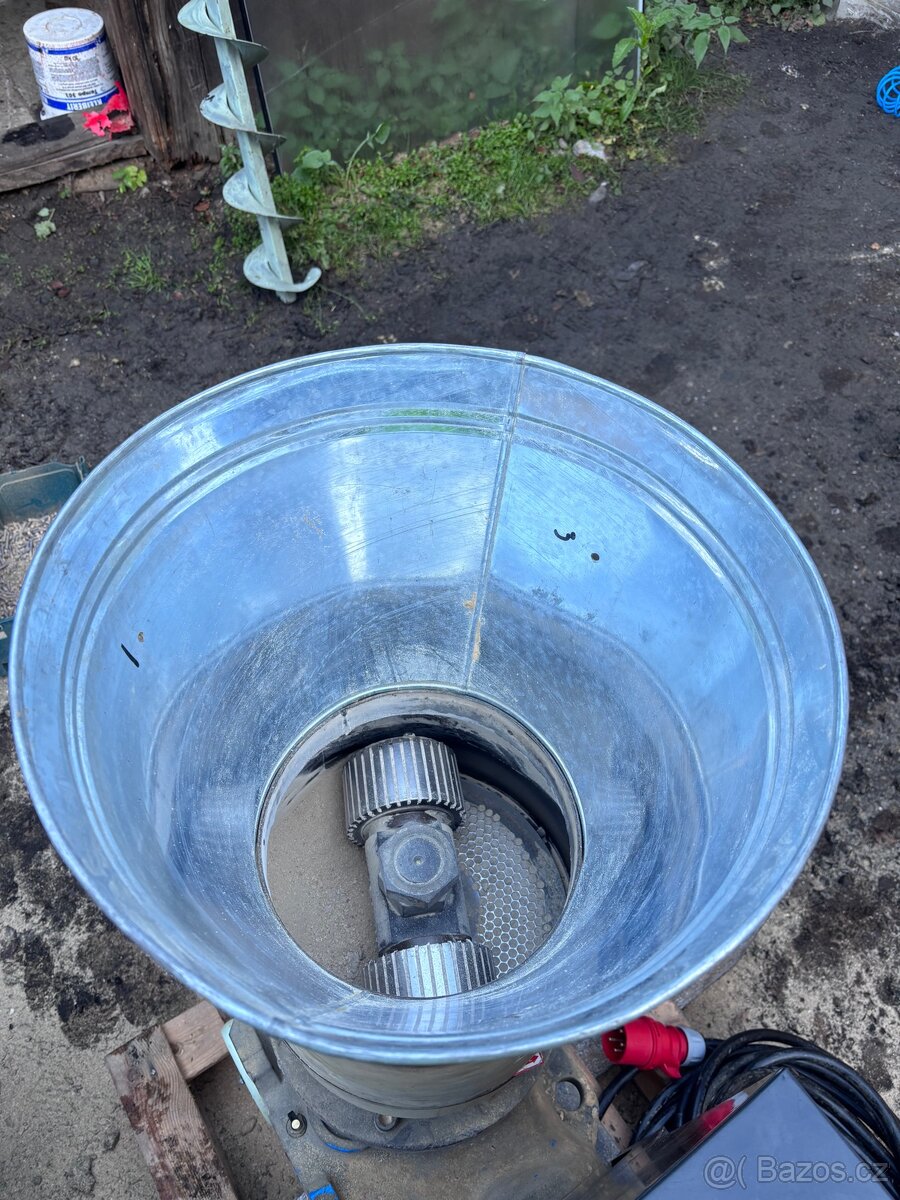 Peletovací Lis - 12