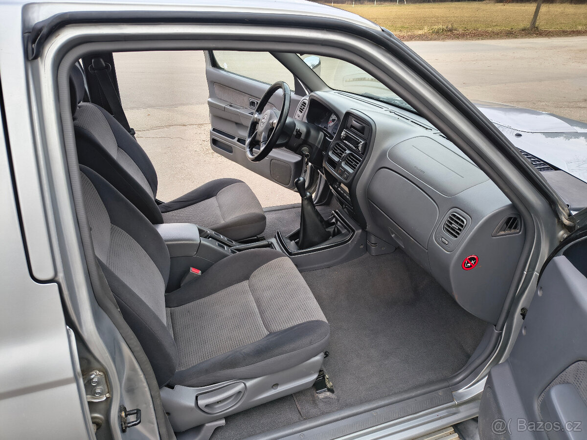 Nissan Double Cab 2.5 TDi - 12