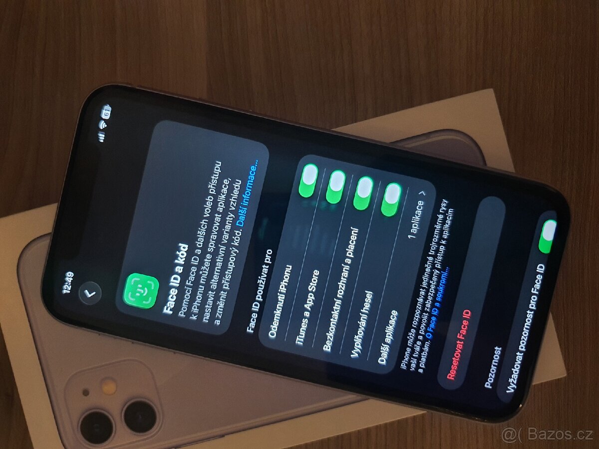 iPhone 11 64gb purple - 12