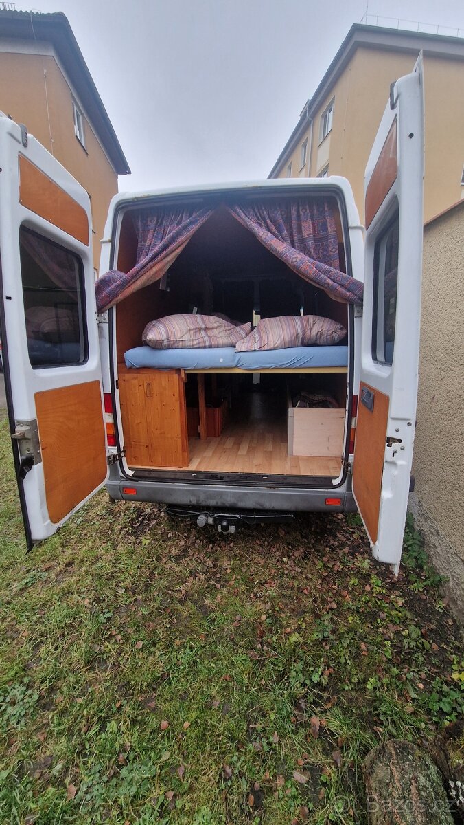 Mercedes Benz Sprinter 212D - 12