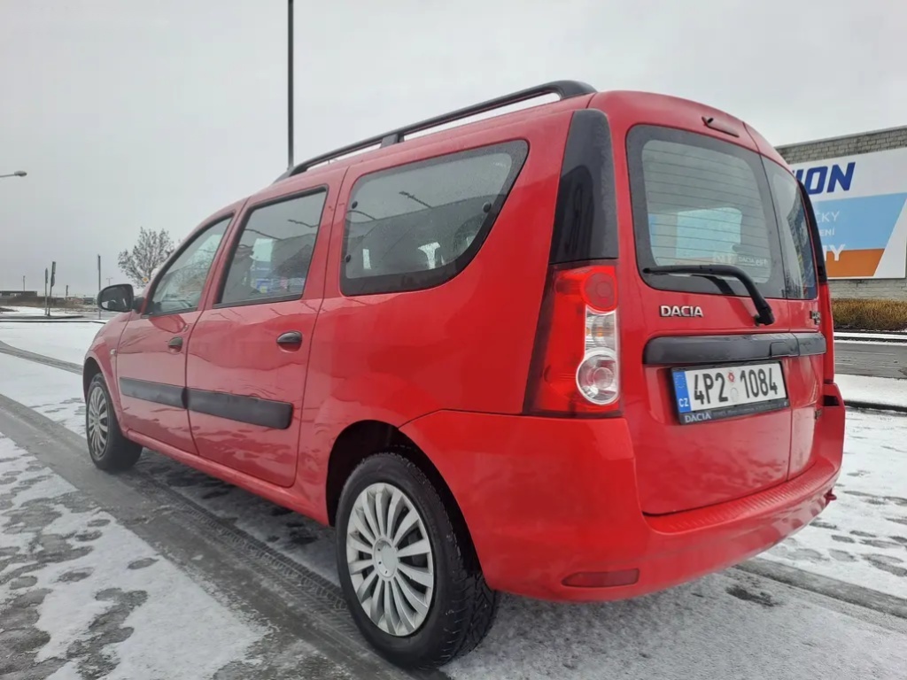 Dacia Logan, 1.6i 1.MAJ 7MÍSTNÉ SPOLEHLIVÉ - 12