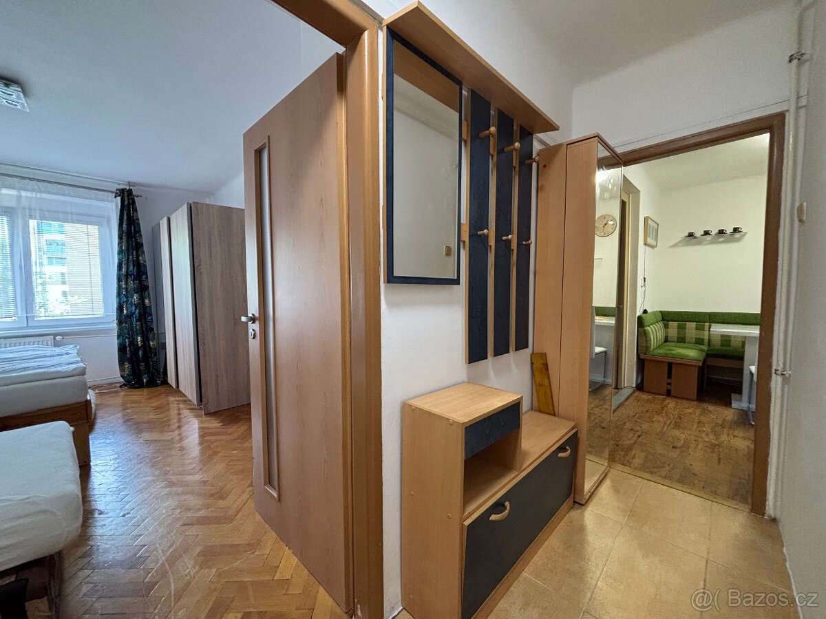 Prodej zděného bytu 2+1 v osob. vl. Neplachova ul. - 12