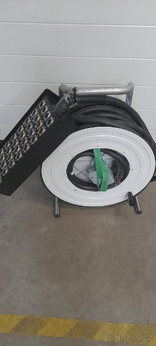 Mixážní pult ALLEN & HEATH GL2400 - 12