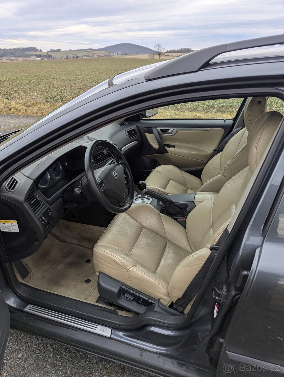 Volvo V70R 2004 Manuál - 12
