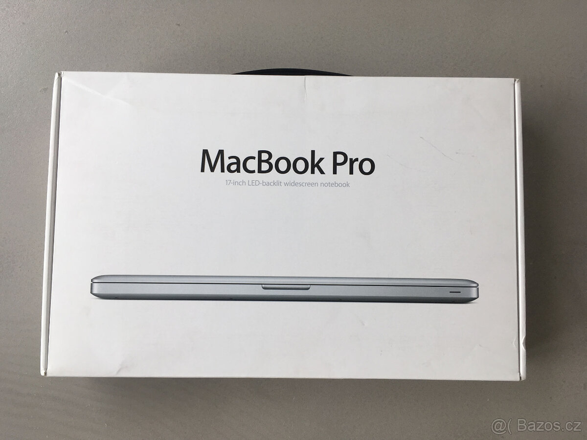 Apple MacBook Pro 17" Intel Core i7 2.2 GHz, 16 GB RAM - 12