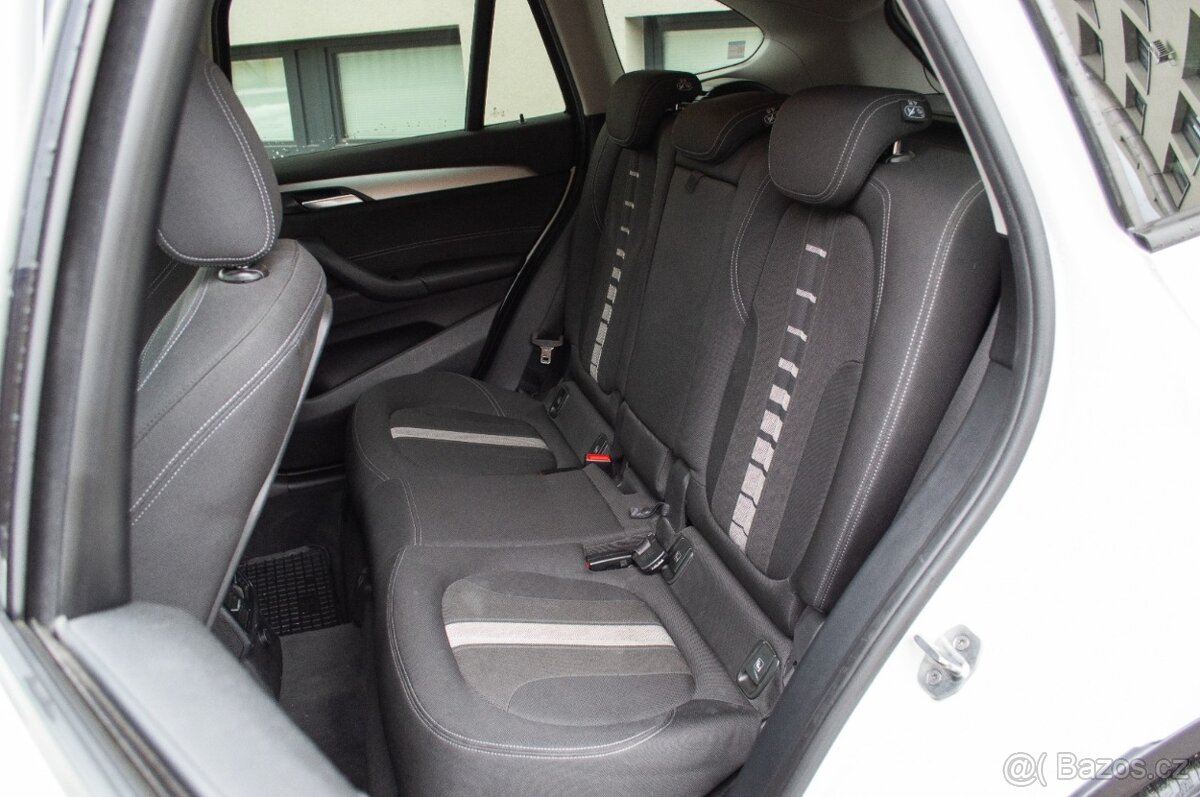 BMW X1 sDrive 18i Advantage A/T - 12