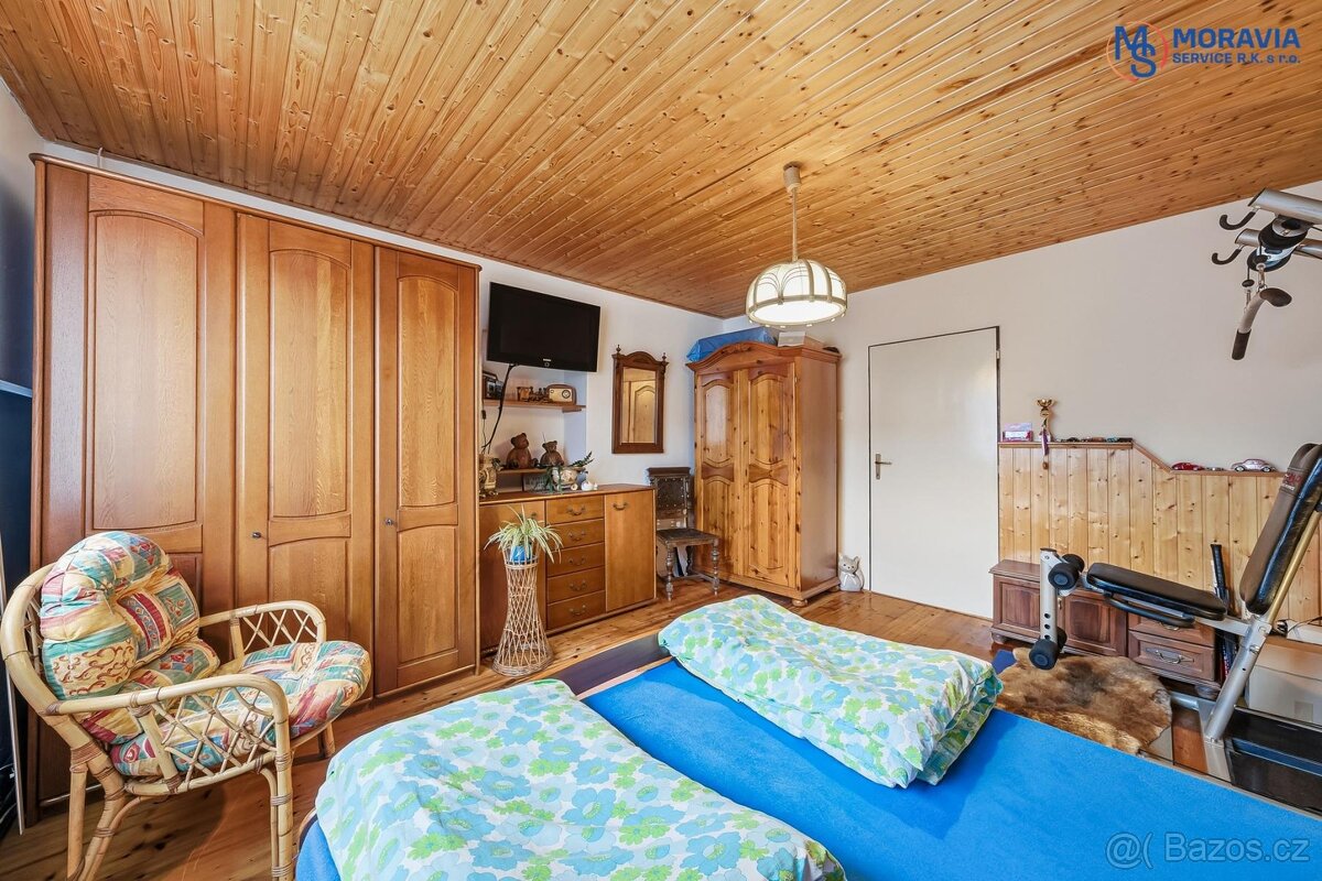 Krásná chalupa v obci Chobyně pod Šubířovem - 12
