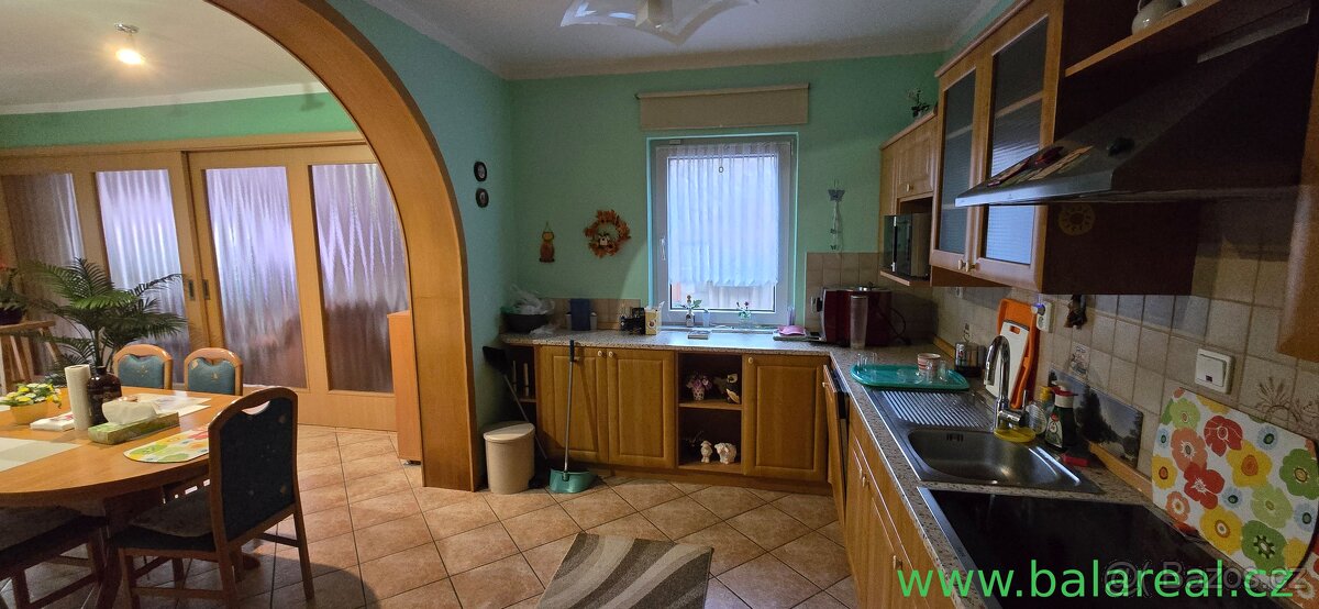 5+ KK Brno Řečkovice Mokrá Hora se zahradou 400 m2 a garáží - 12