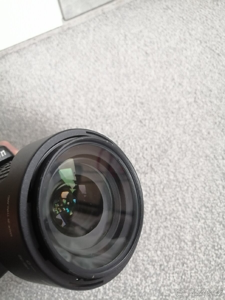 Nikon D5100 + 18-105 mm VR - 12