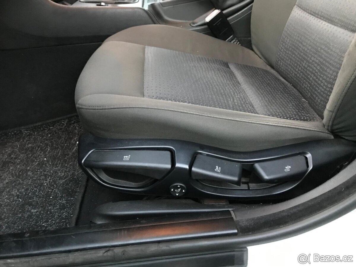 BMW 318d Touring Facelift E46 - 12