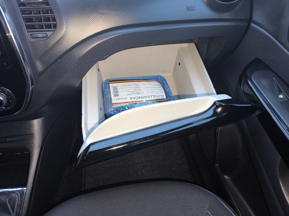 Renault Captur 1,5 dCi (2013) výbava Intens SLEVA - 12