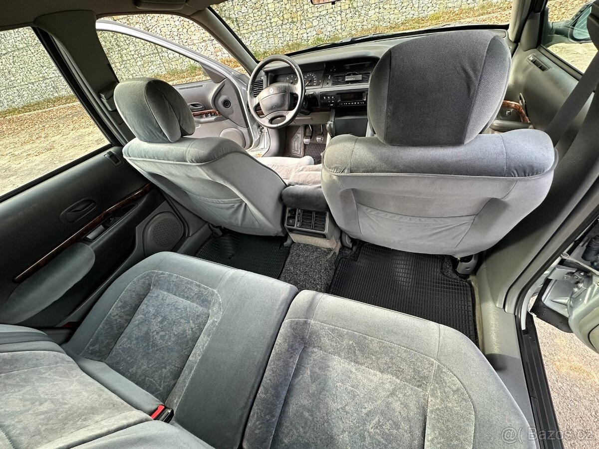 Renault Safrane - 12