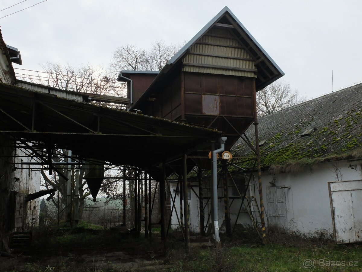 Kompletní střecha trámy oplechování, krytina - 12