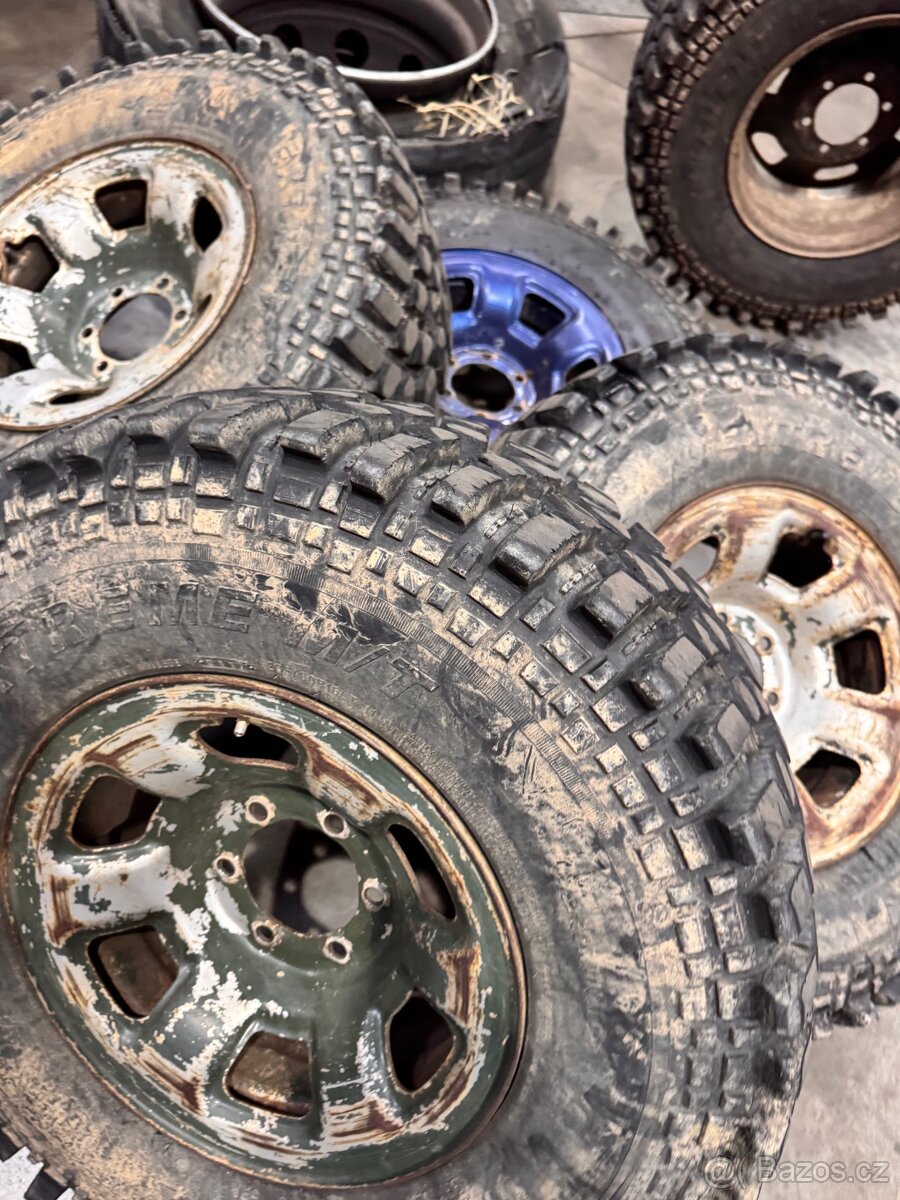 5x offroad pneu na disku Nissan 6x 139,7 285/76/16 - 12