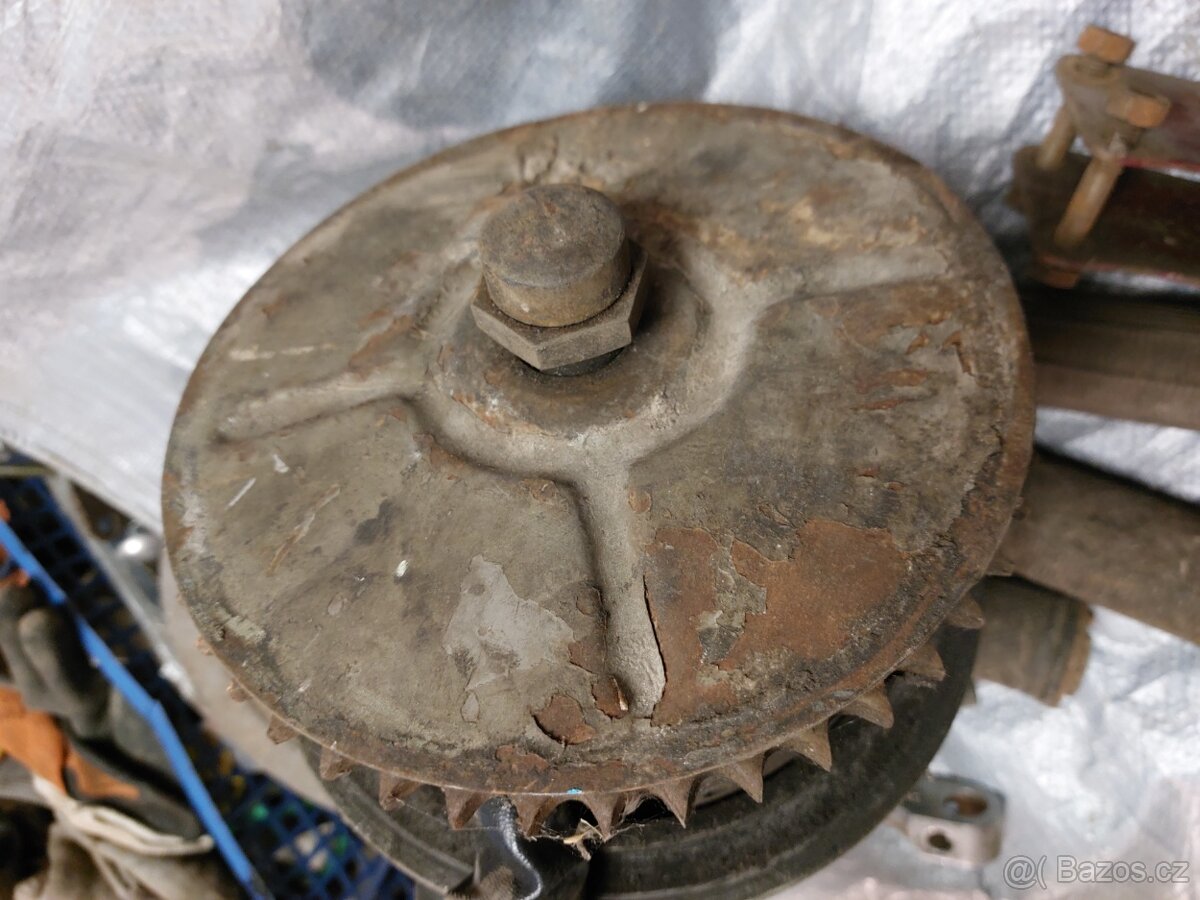 Vyklizeni, moto dily - 12