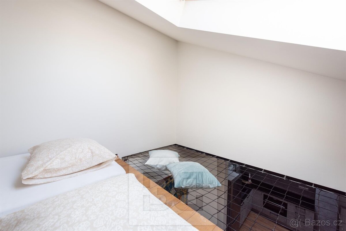Mezonetový luxusní byt s výhledem na Staroměstské náměstí - 12