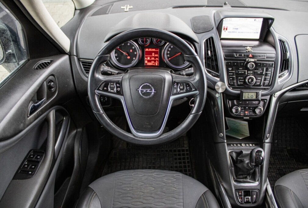 Opel Zafira 2013 - 12