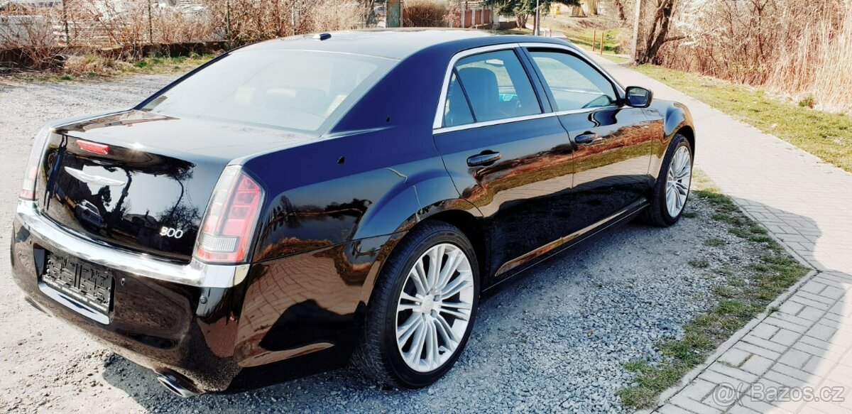 Chrysler 300C krásný 3.6 V6 VVTi 2014, v ČR, super kára - 12