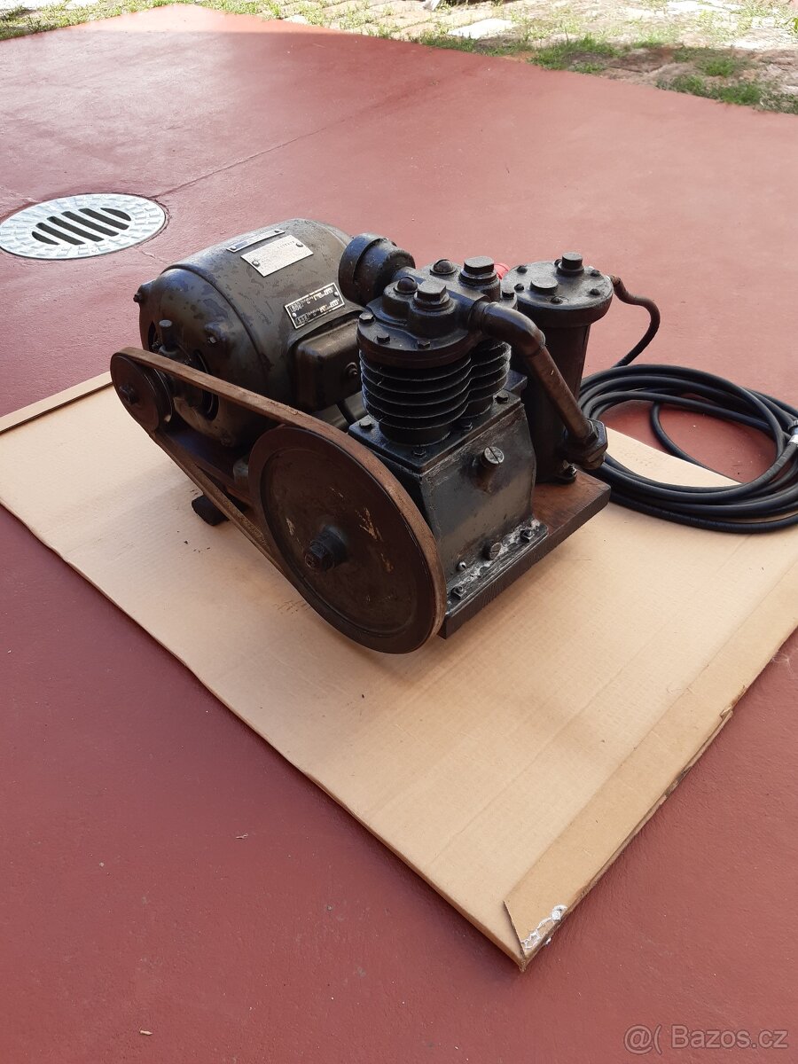 Kompresor historický - 12