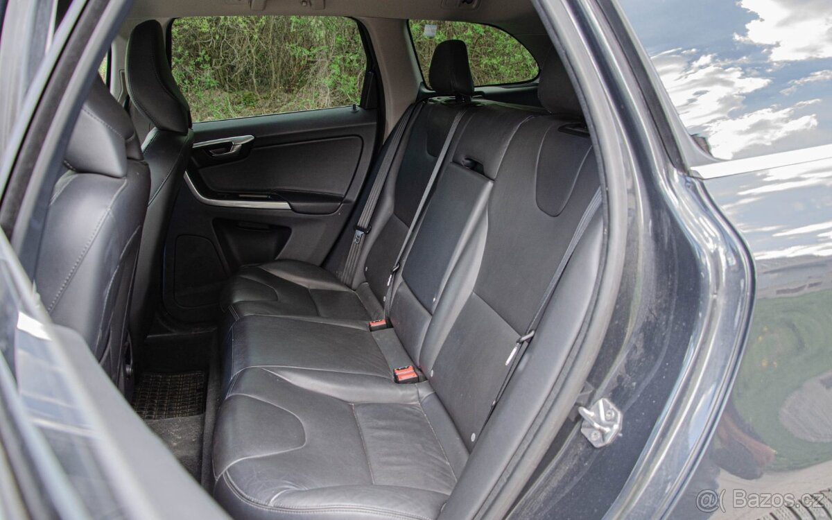 Volvo XC60 D3, 100kW, 6MT - 12