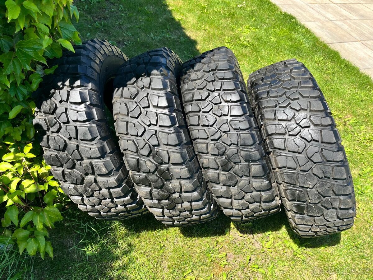 Jeep Wrangler Rubicon – Pneu a nárazník - 12