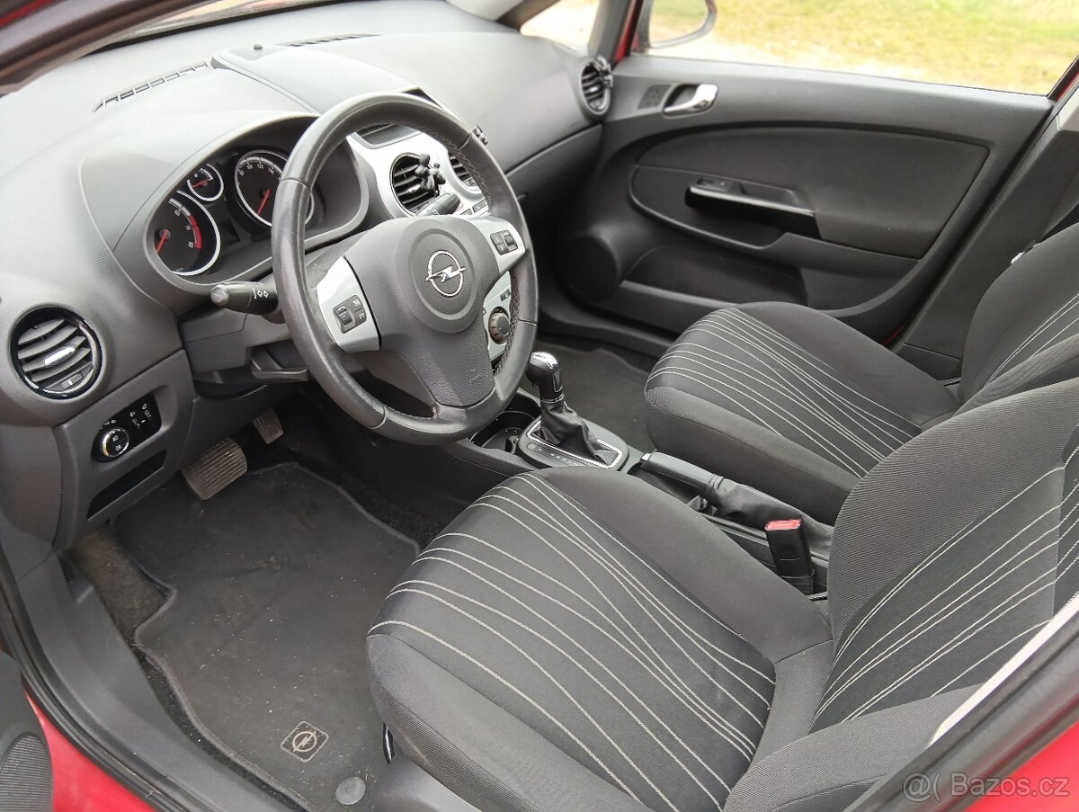 Opel Corsa D 1.4 automat - 12