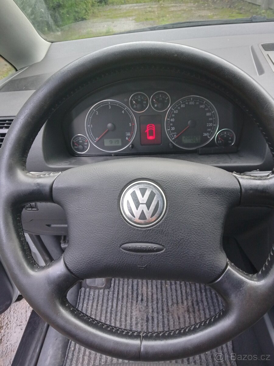 VW SHARAN,rv.6/2010,1.9TDi-96kW,221tis.km,nová STK - 12