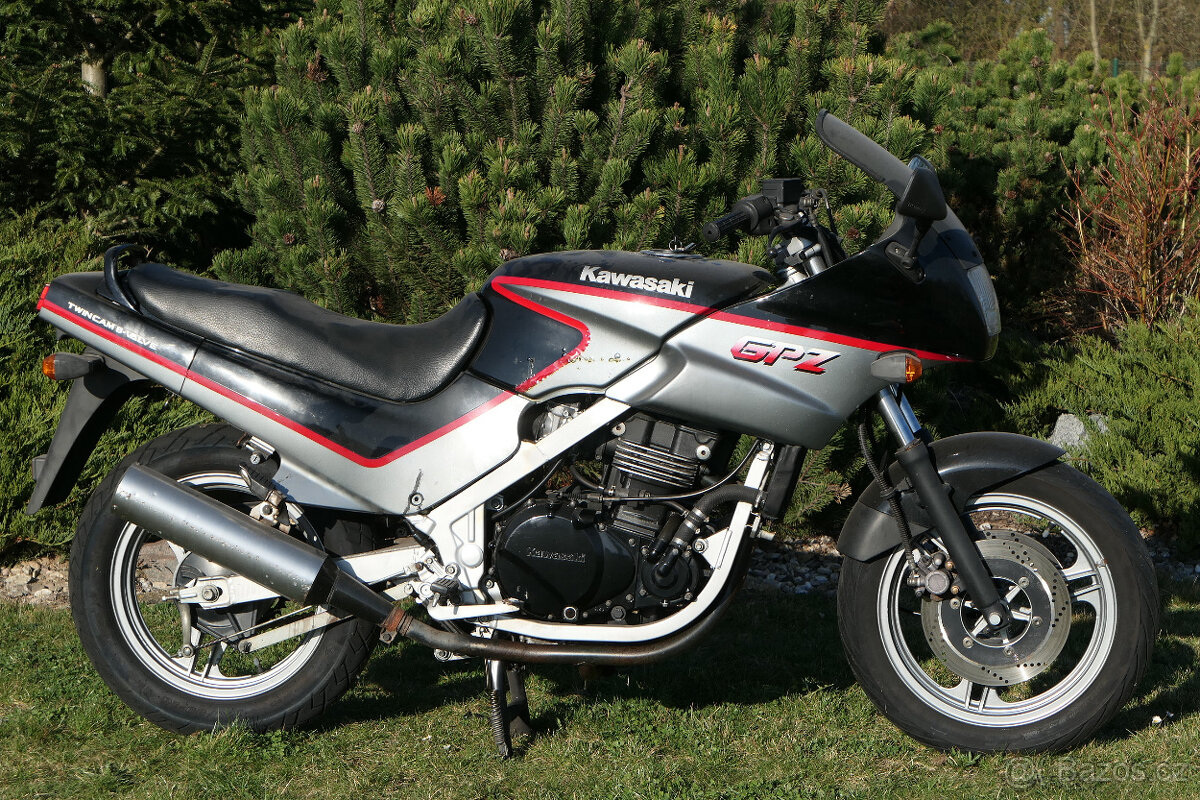 Kawasaki GPZ 500 S - 12