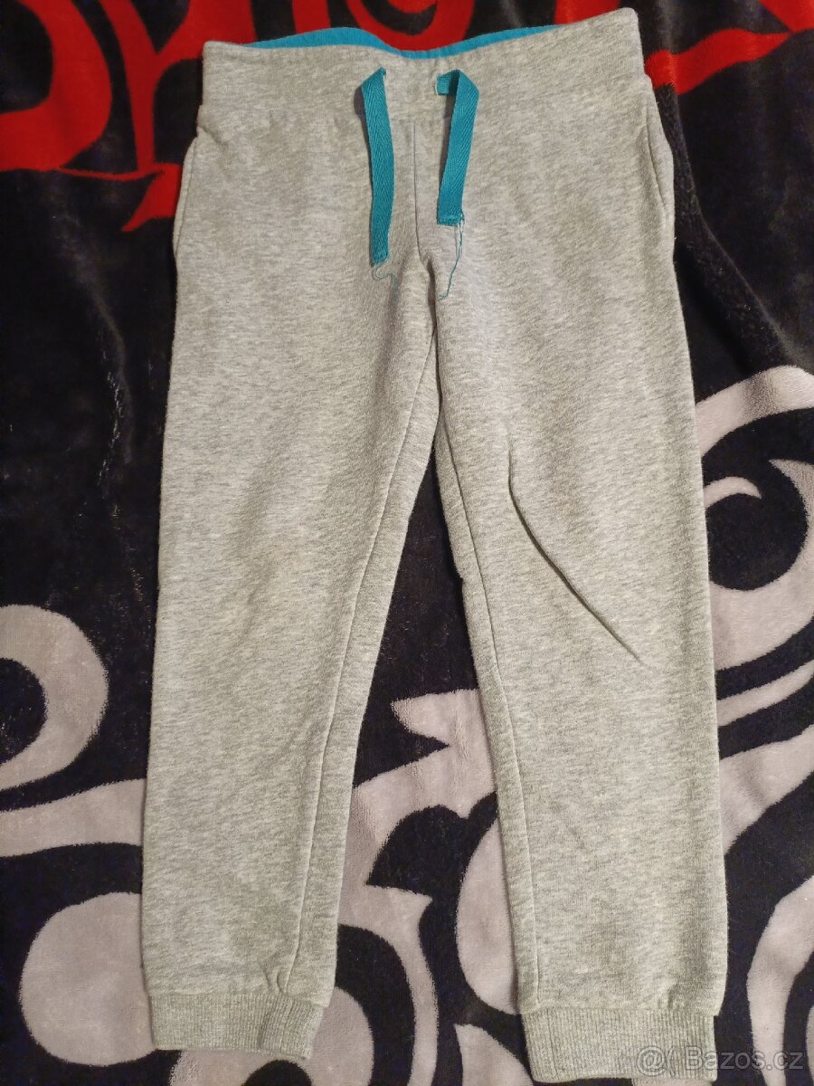 Chlapecké tepláky 110/116 - 12