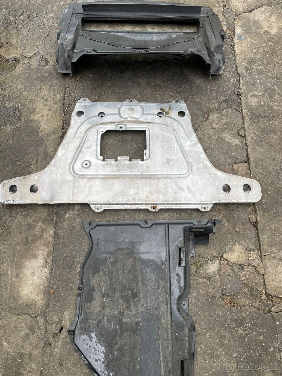 Díly bmw 330d e46 - 12