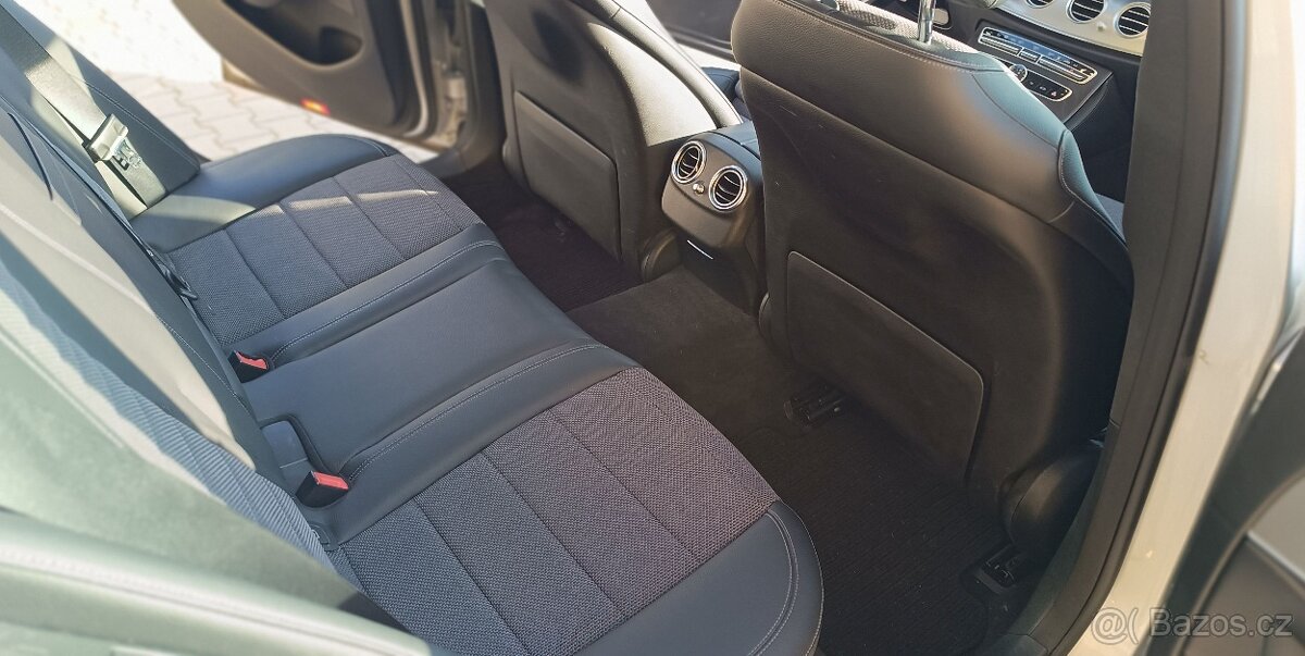 Mercedes E 220 d 4x4 kombi panorama Webasto tažné +DPH - 12