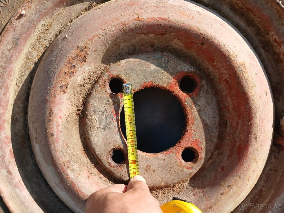 Prodám pravítko délka 2200mm,motor 5.5kw,vozíky - 12