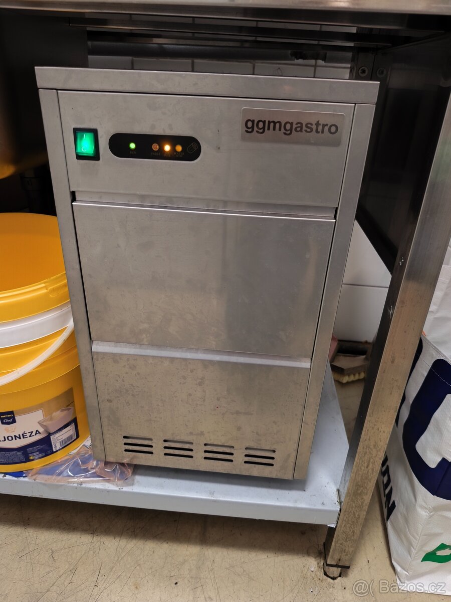 Predám kompletné vybavenie pre reštauráciu a bar – 300 000 K - 12