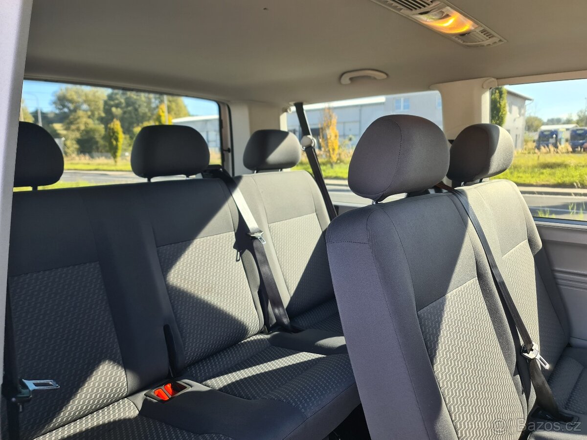 VW CARAVELLE T5 2.0 TDi 75-KW KLIMA 9-MÍST SERVISK 1.MAJ. - 12