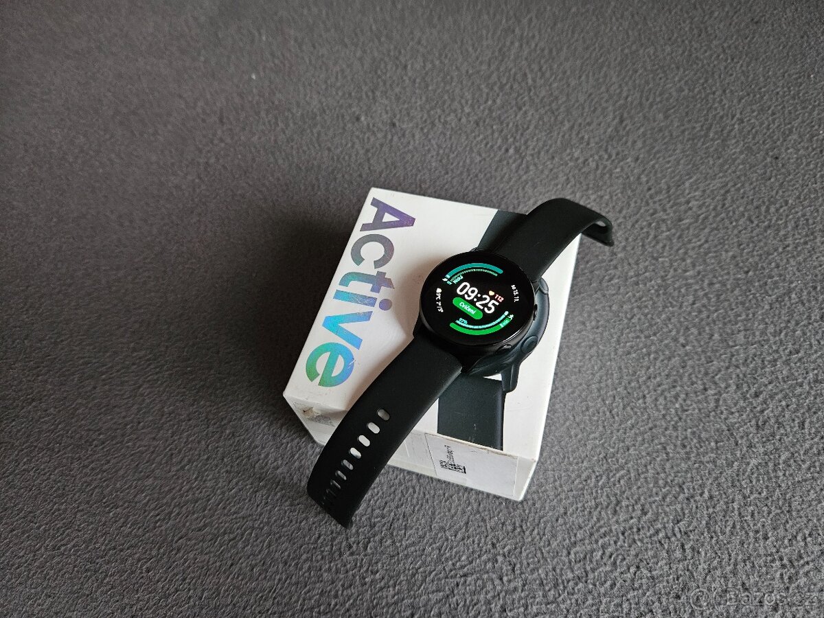 Chytré hodinky Samsung Galaxy Watch Active40mm černé krásné - 12