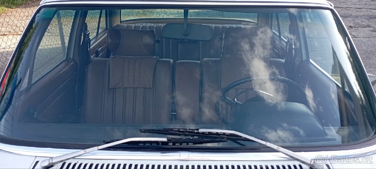 Mercedes w115 /8 220d - 12