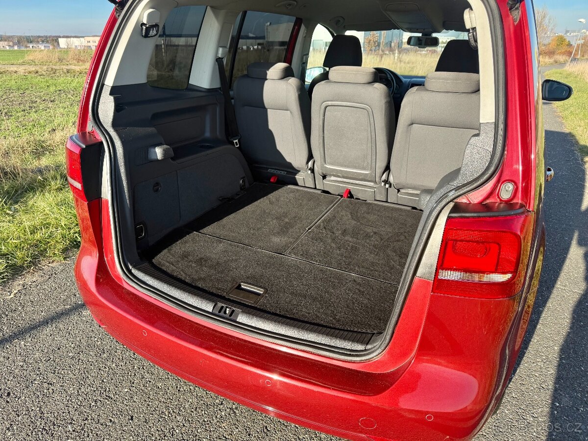 Volkswagen Touran 1.2 TSI - 77kw, 7 míst, tažné, webasto - 12