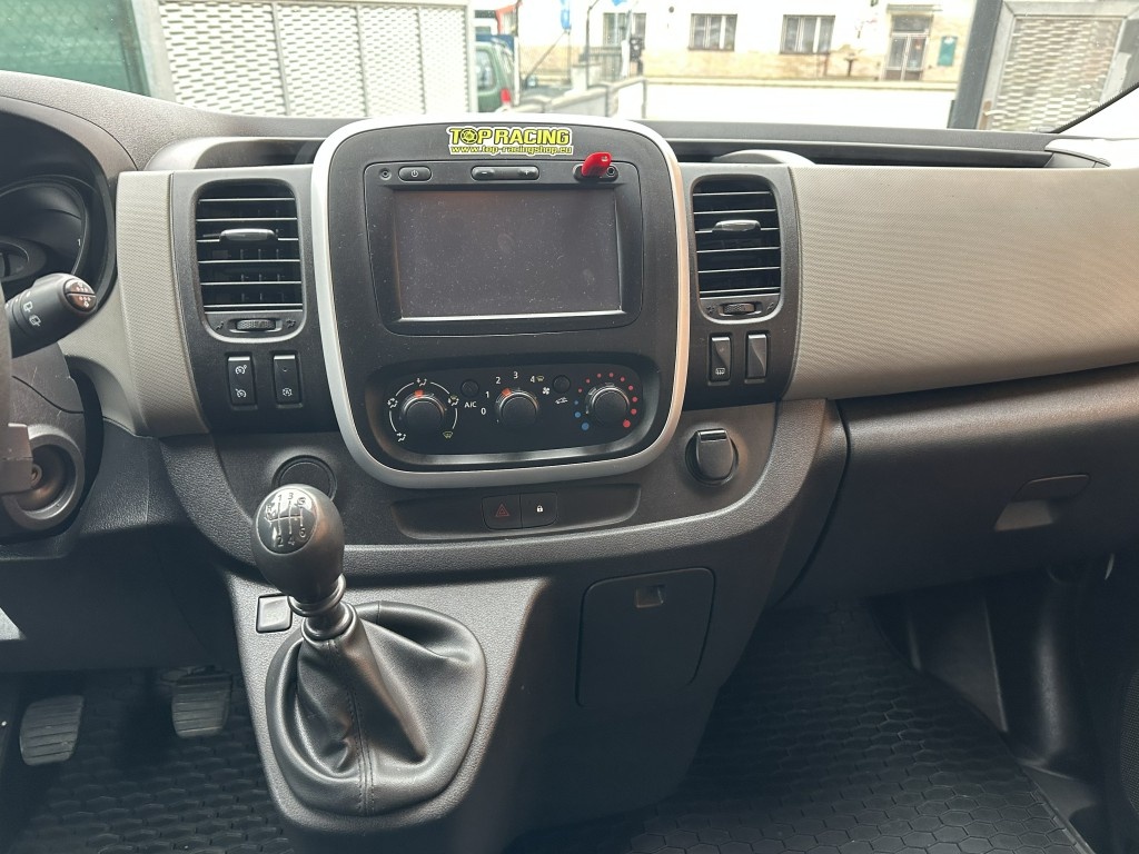 Renault Trafic 1.6dCi 92kW 9 míst - 12
