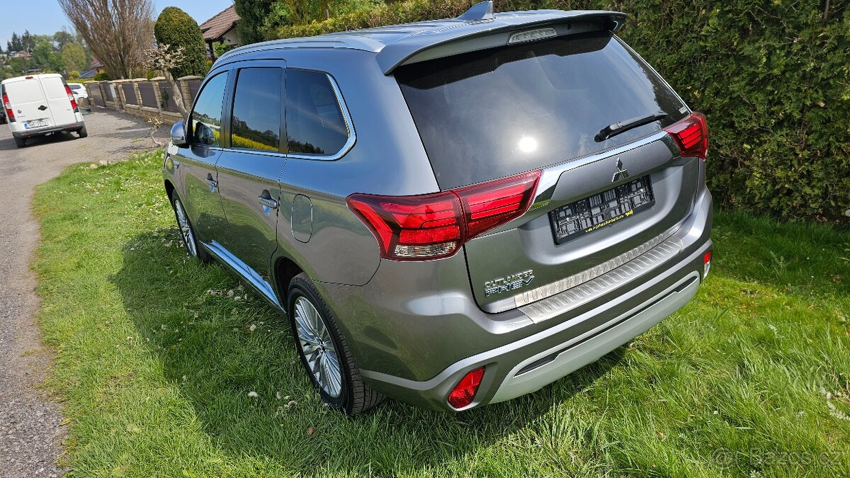 Mitsubishi Outlender 2.4 PHEV 4x4 - 12