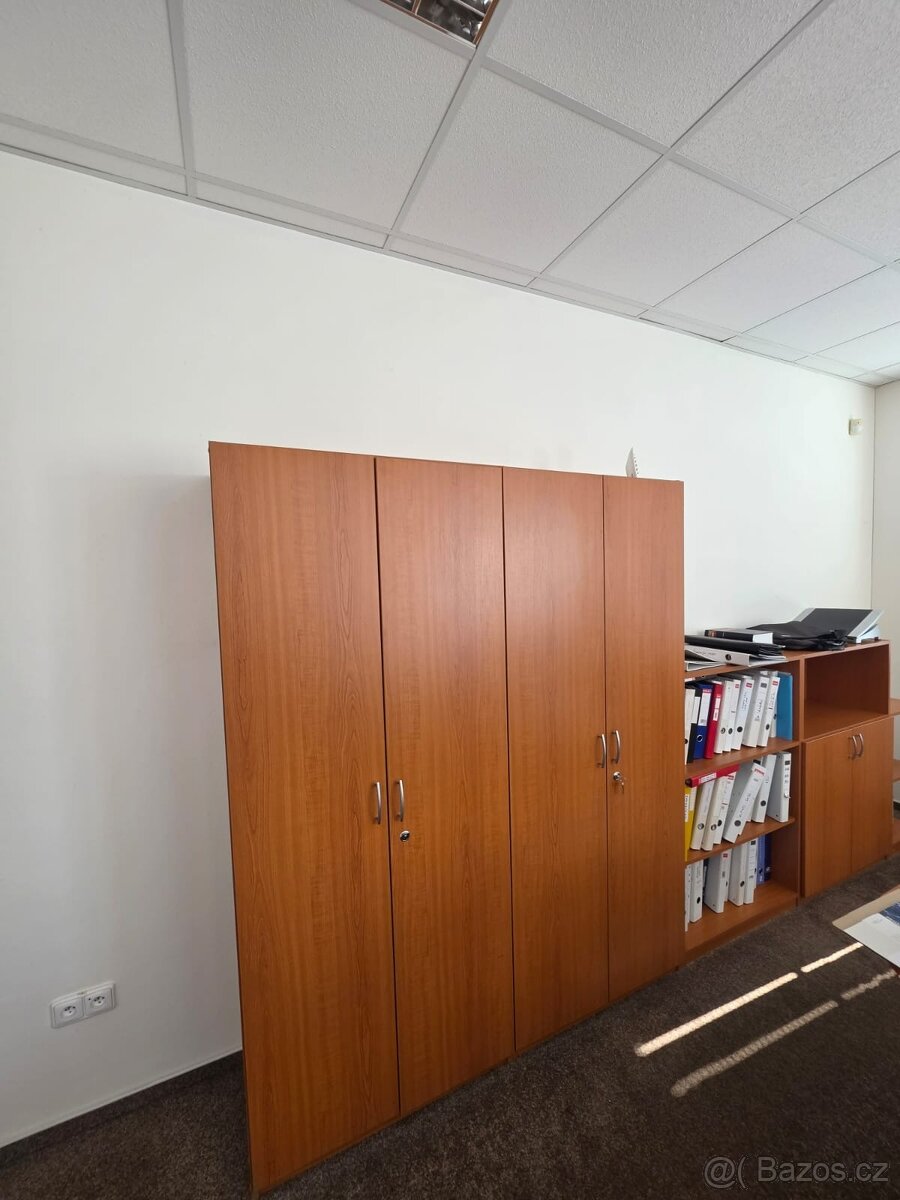 Nábytek do kanceláře. - 12