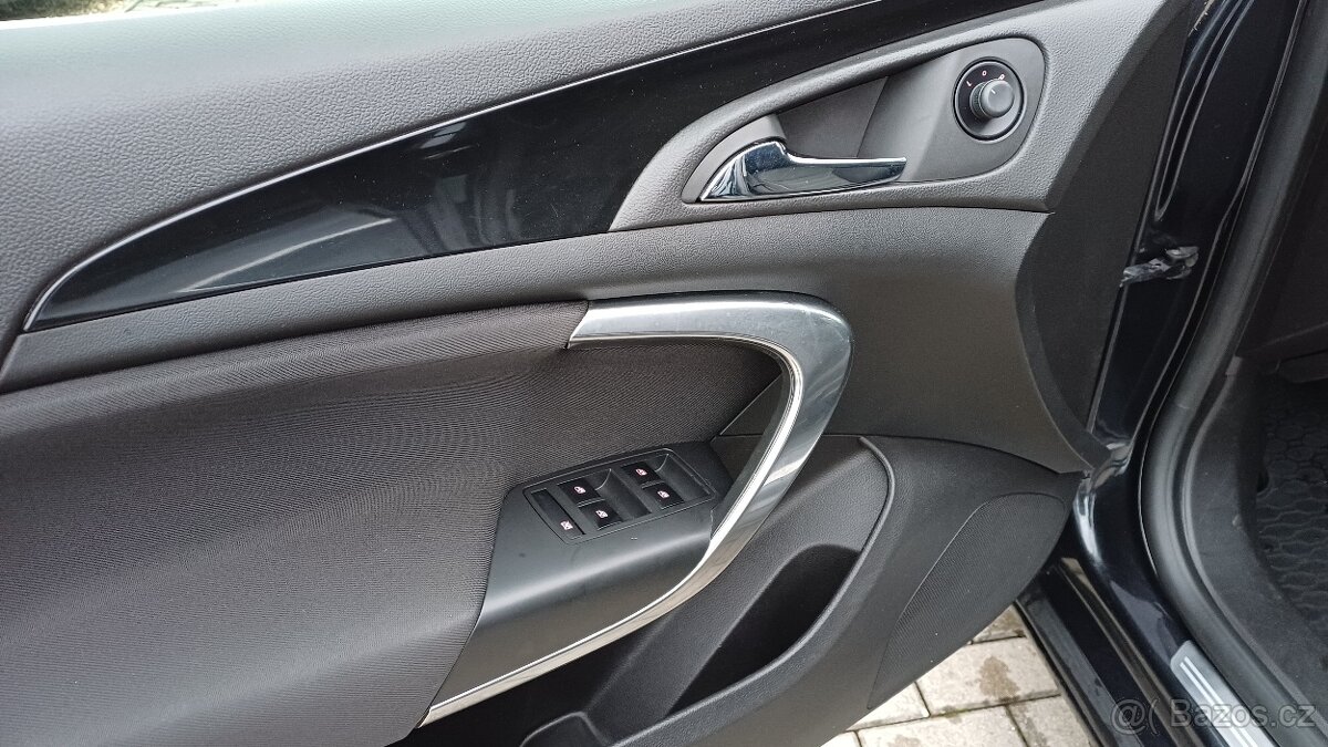 Opel Insignia Sport 2.0 TDI 118 KW - 12