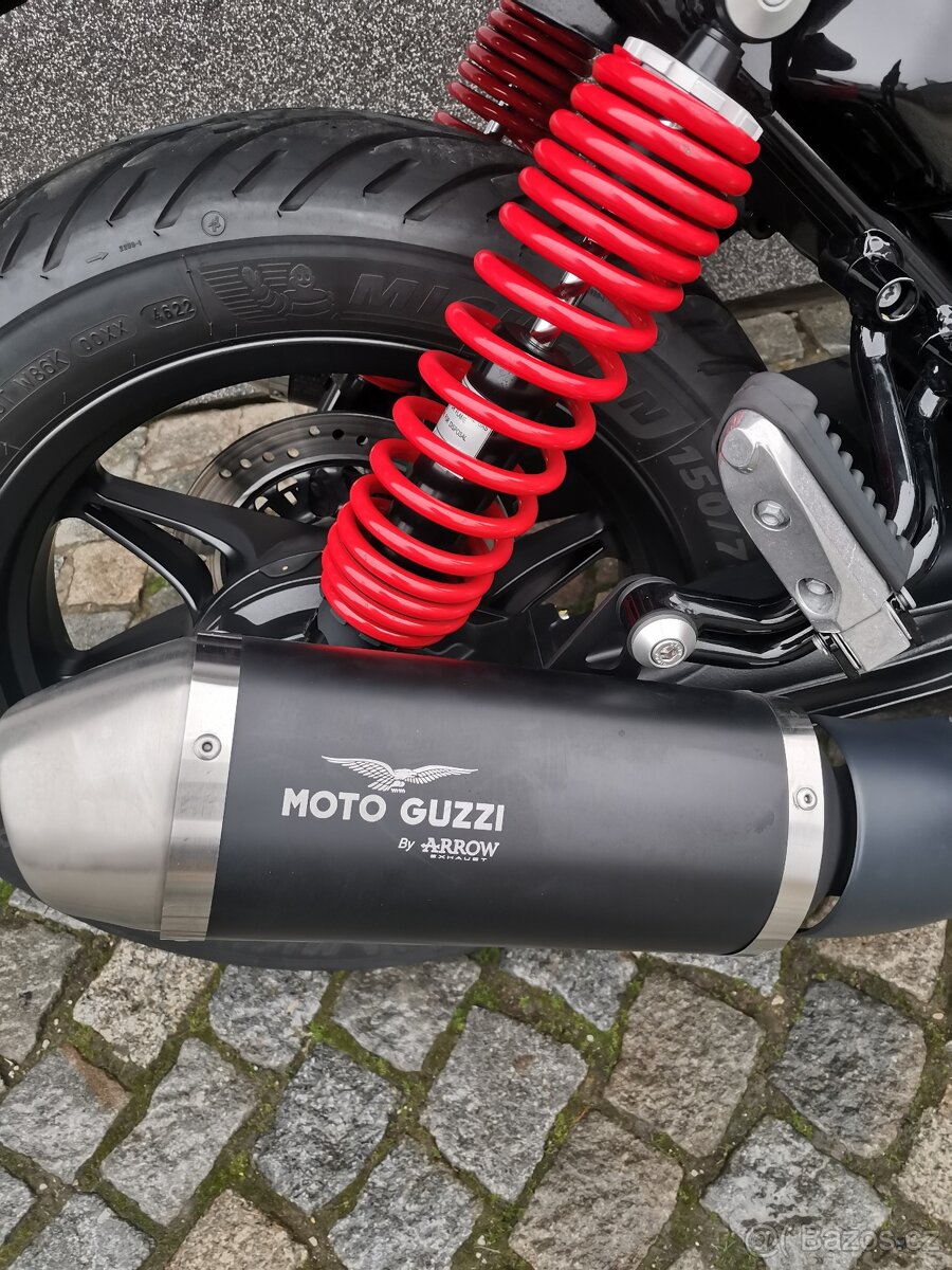 Moto guzzi V7 - 12