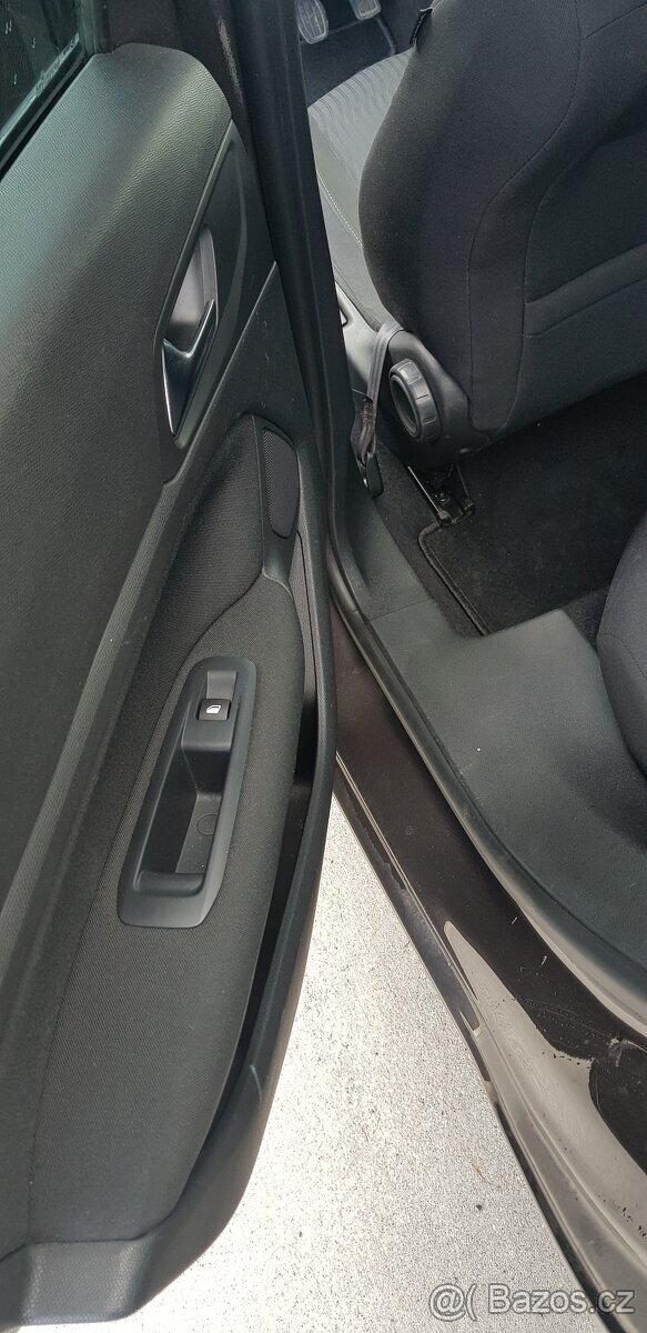 Peugeot 308 1.6 BlueHDi – Hatchback - 12