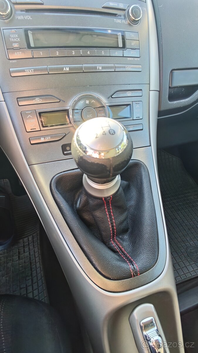 Toyota Auris 1,6 - 12