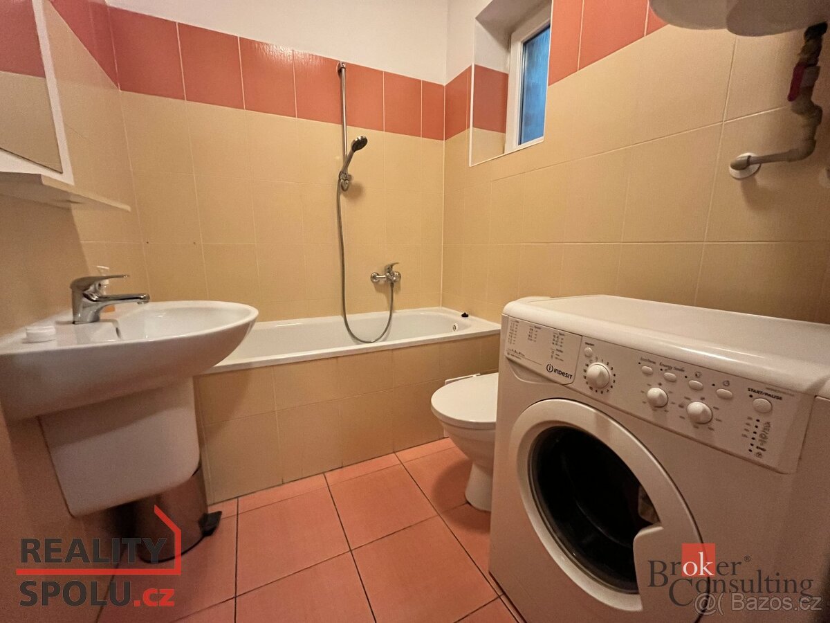 Pronájem, byty/2+kk, 46 m2, třída Spojenců 533/30, Předměstí - 12