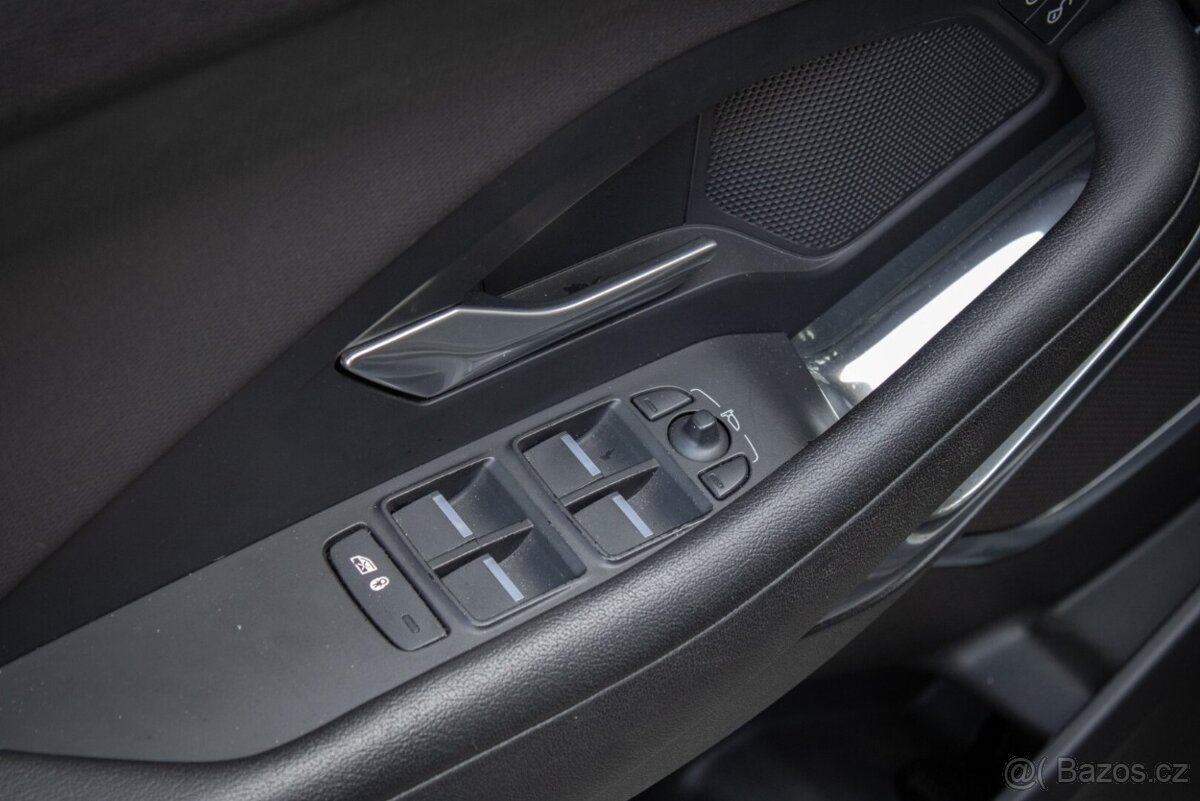 JAGUÁR E-Pace 2.0 I4 Standard AWD A/T - 12